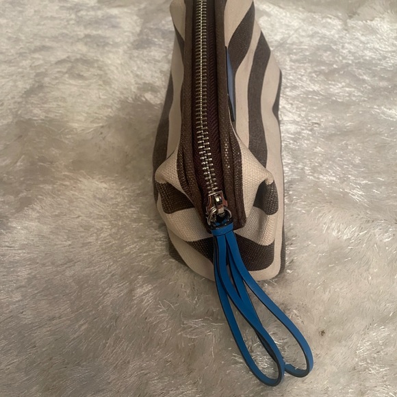 Henri Bendel Cosmetics Wristlet Bag - Picture 5 of 8